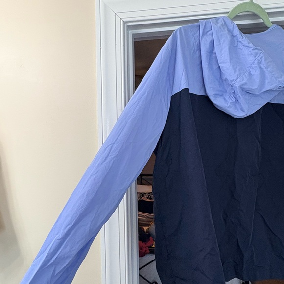 Two-Tone Hooded Windbreaker - Picture 3 of 4